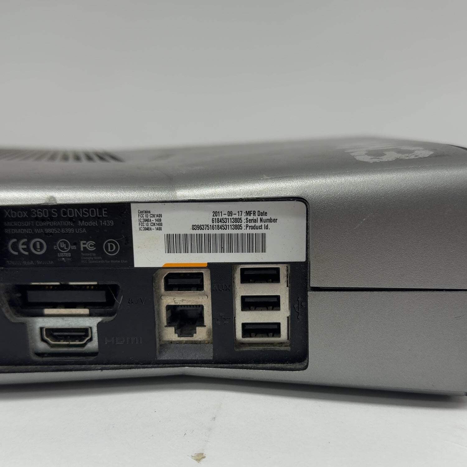 Microsoft Xbox 360 250GB Console Gaming System Modern Warefare 3 Special Edition