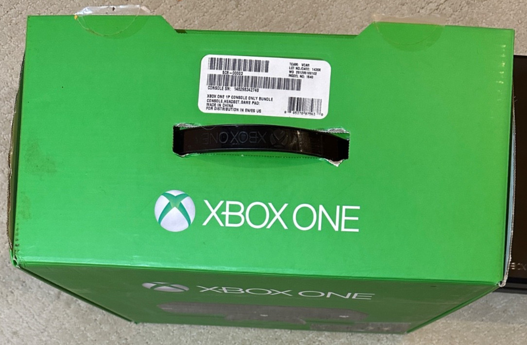 Microsoft Xbox One Model 1540 500GB Black Home Console ONLY w/ Original Box