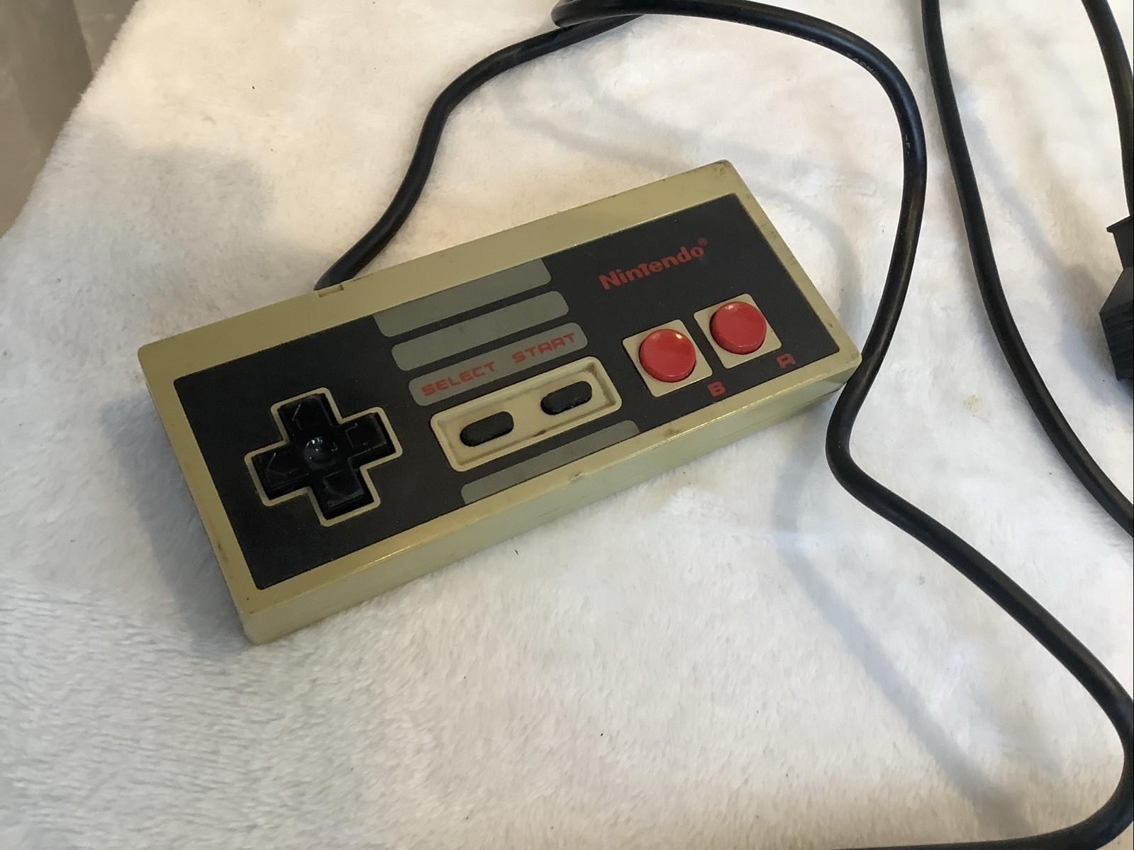 Nintendo Entertainment System Cons+ 2 Controllers + Super Mario Bros./ Duck Hunt