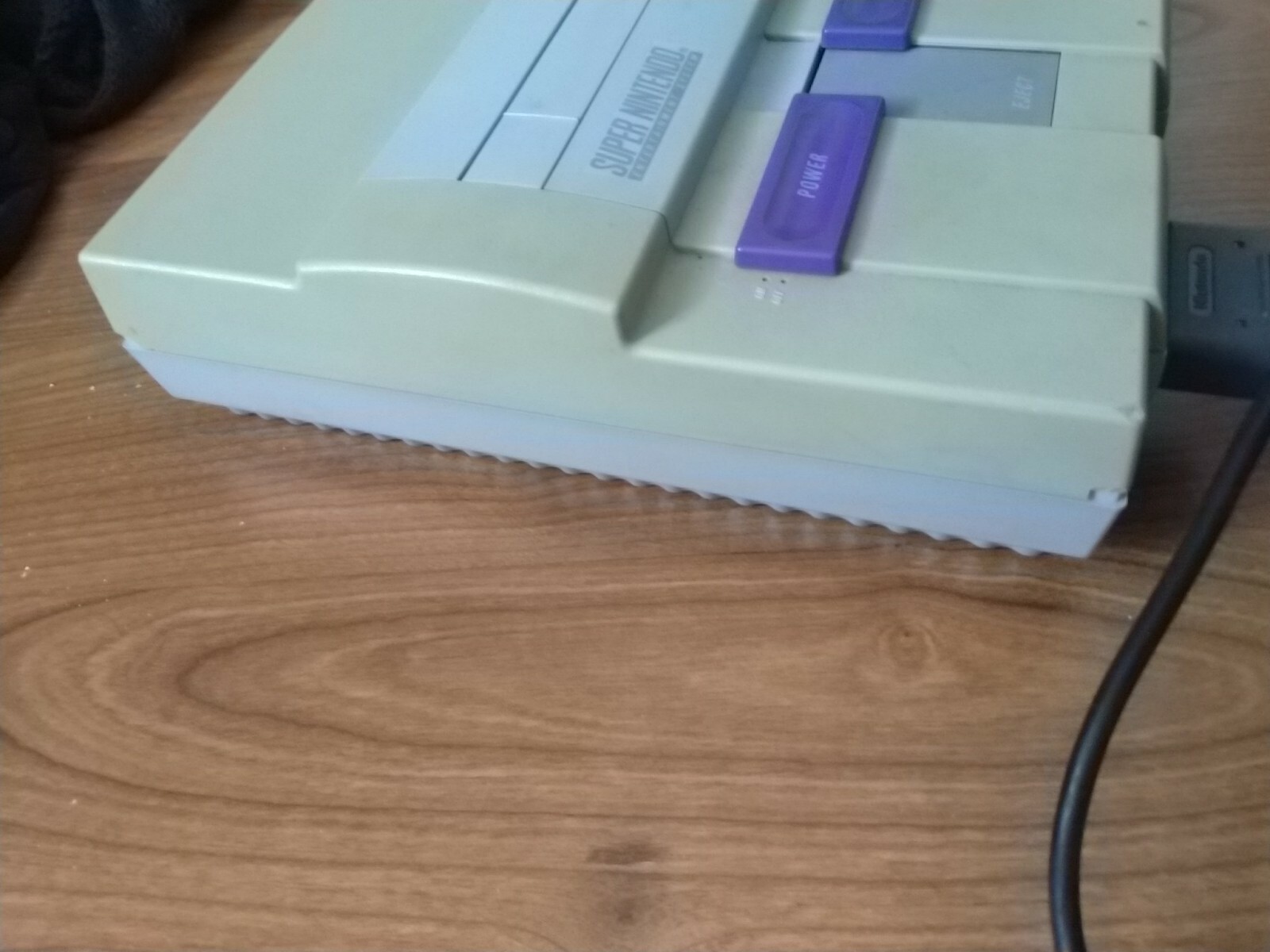 NES Gray Home Console one controller cracks in corners Nintendo Retro Console