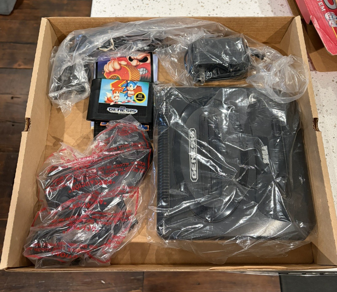 Genesis II Sonic the Hedgehog 2 Bundle Console Video Game System Complete in Box