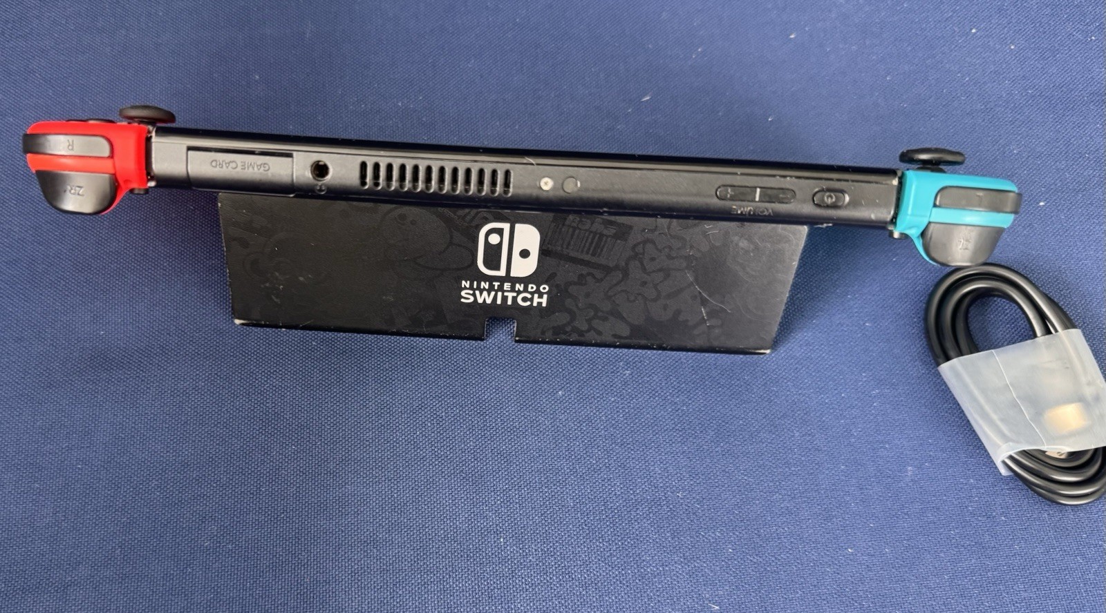 Nintendo Switch OLED Splatoon 3 Edition with joy cons and charger