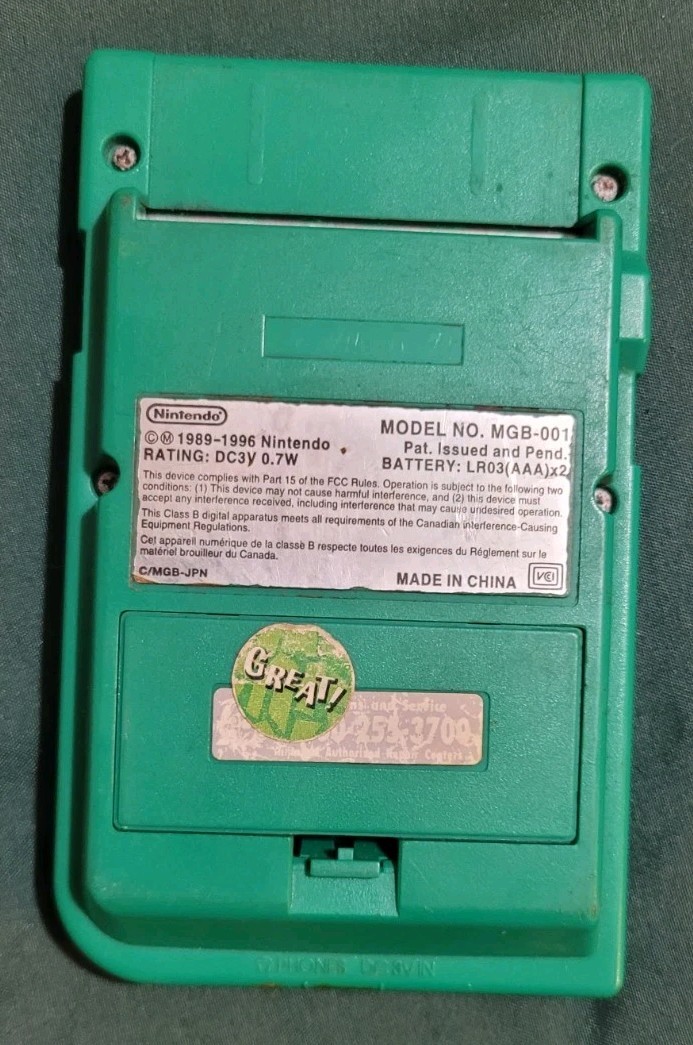 Gameboy Pocket – Green – Plays, But With A Broken Screen