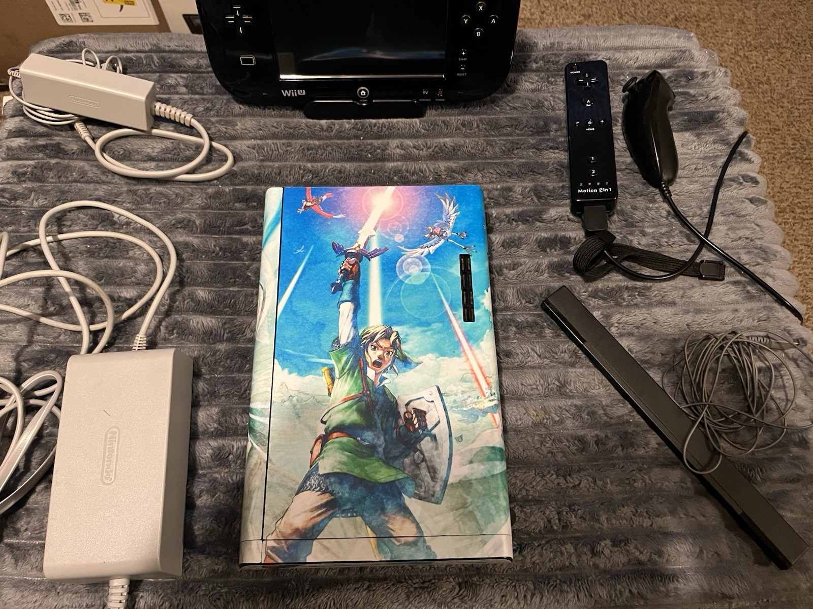 Beautiful Zelda themed Wii U bundle
