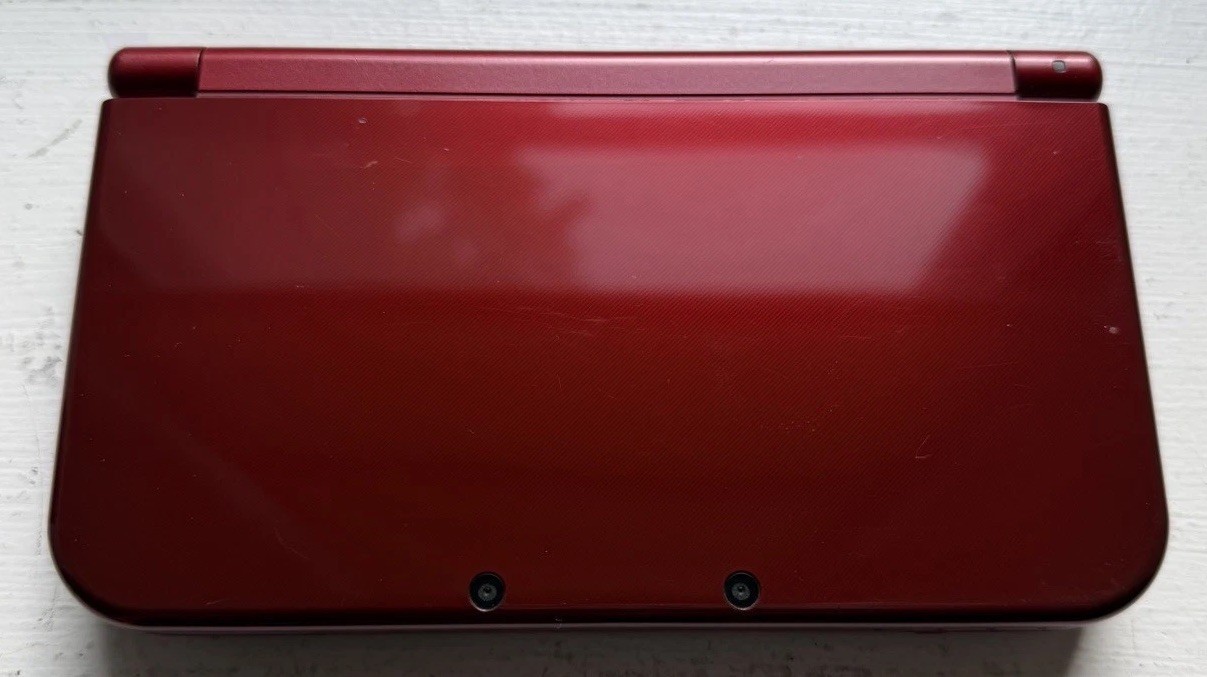 New Nintendo 3DS XL Metallic Red RED-001 US 4GB Stylus Charger 5 Games Bundle