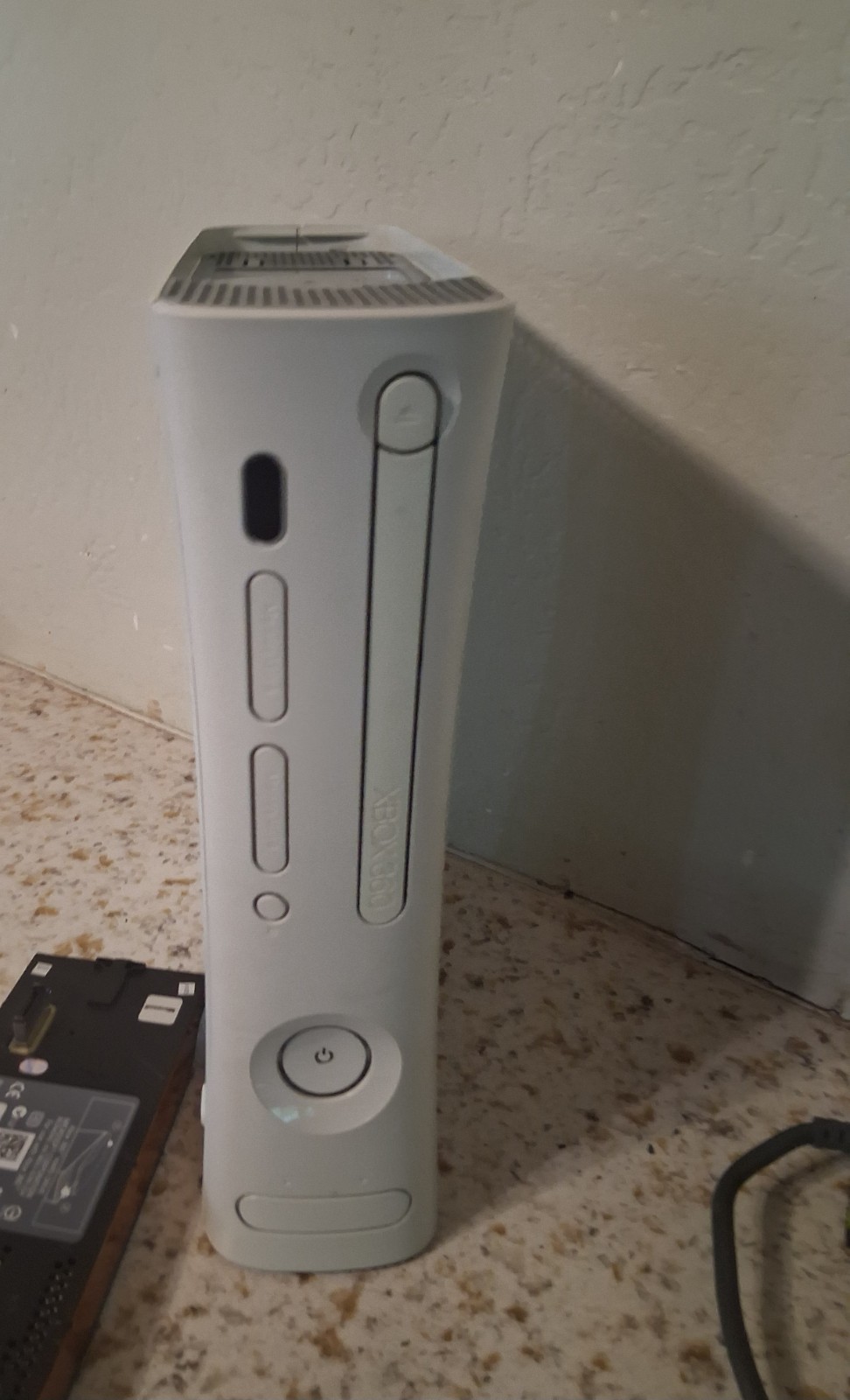 Xbox 360 – Tested works, w/cable and halo 3 hard drive, gaming console