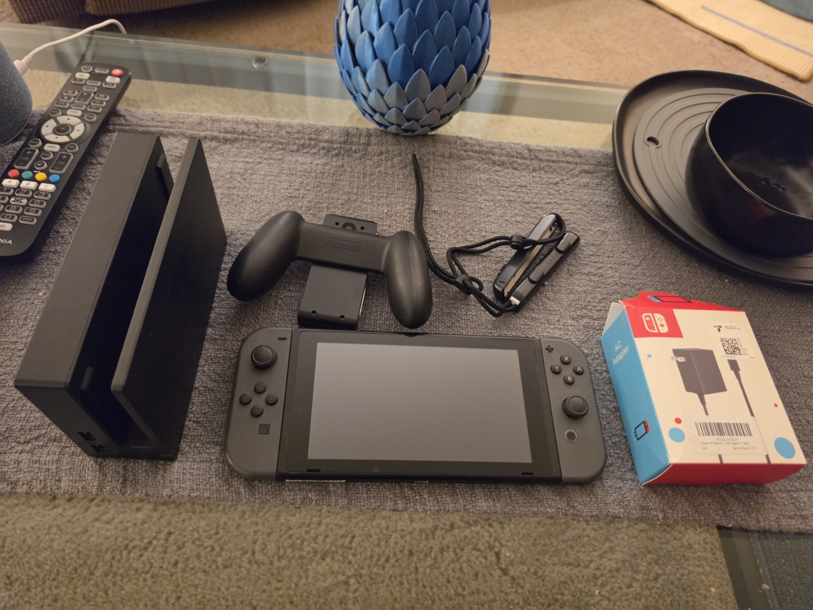 Nintendo Switch HAC-001 Original Release Console Bundle Gray Joy-Cons Dock Charg