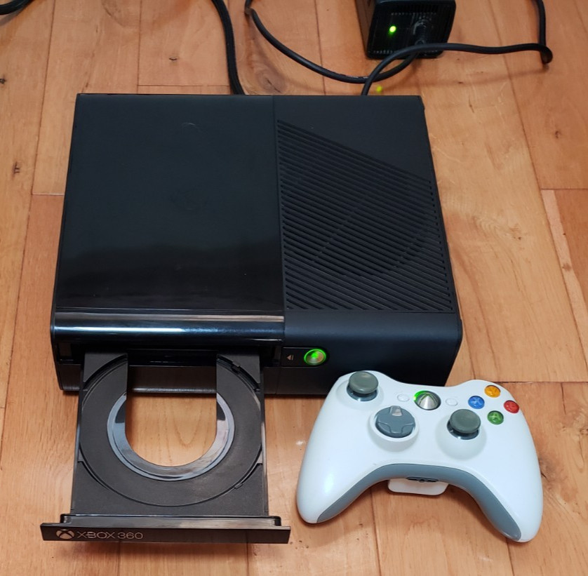 Xbox 360 E 1538 Console 250GB HDD Bundle, OEM Controller, Power, AV, TESTED!