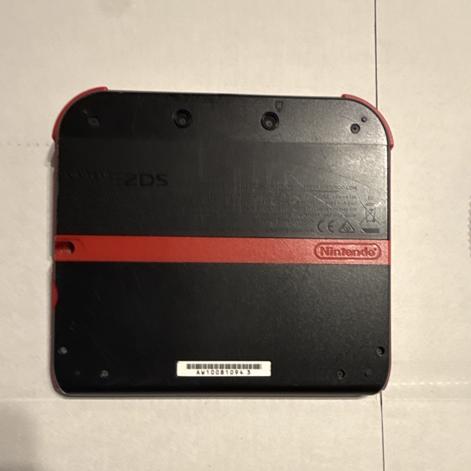 Nintendo 2DS Black/Red Handheld Console 4GB PAL w/ Red Zipper Case no stylus or