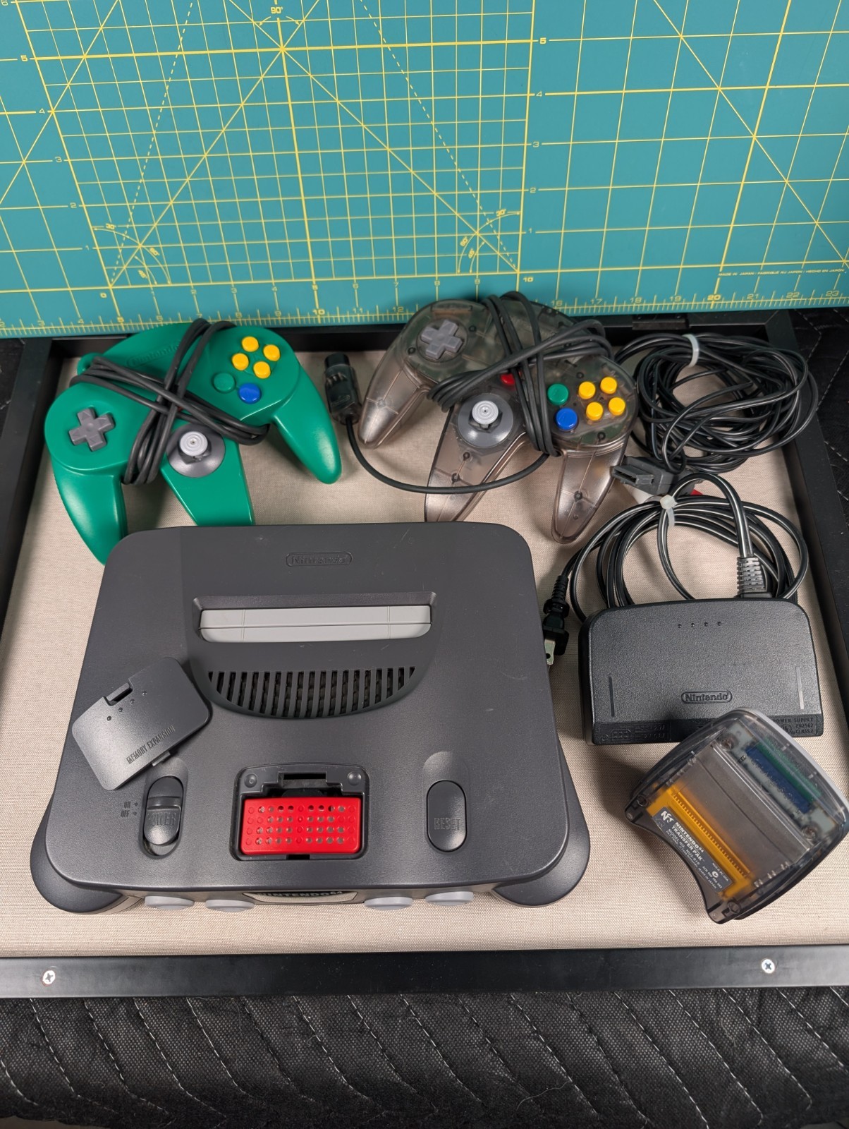 US Nintendo 64 Console, 2 Controllers, Expansion, Memory Card, Gameboy Xfer Pack