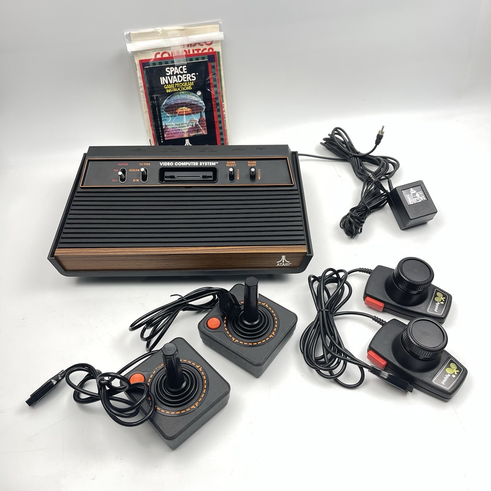 Atari CX-2600A Video Computer System Console Bundle with Controllers – Untested