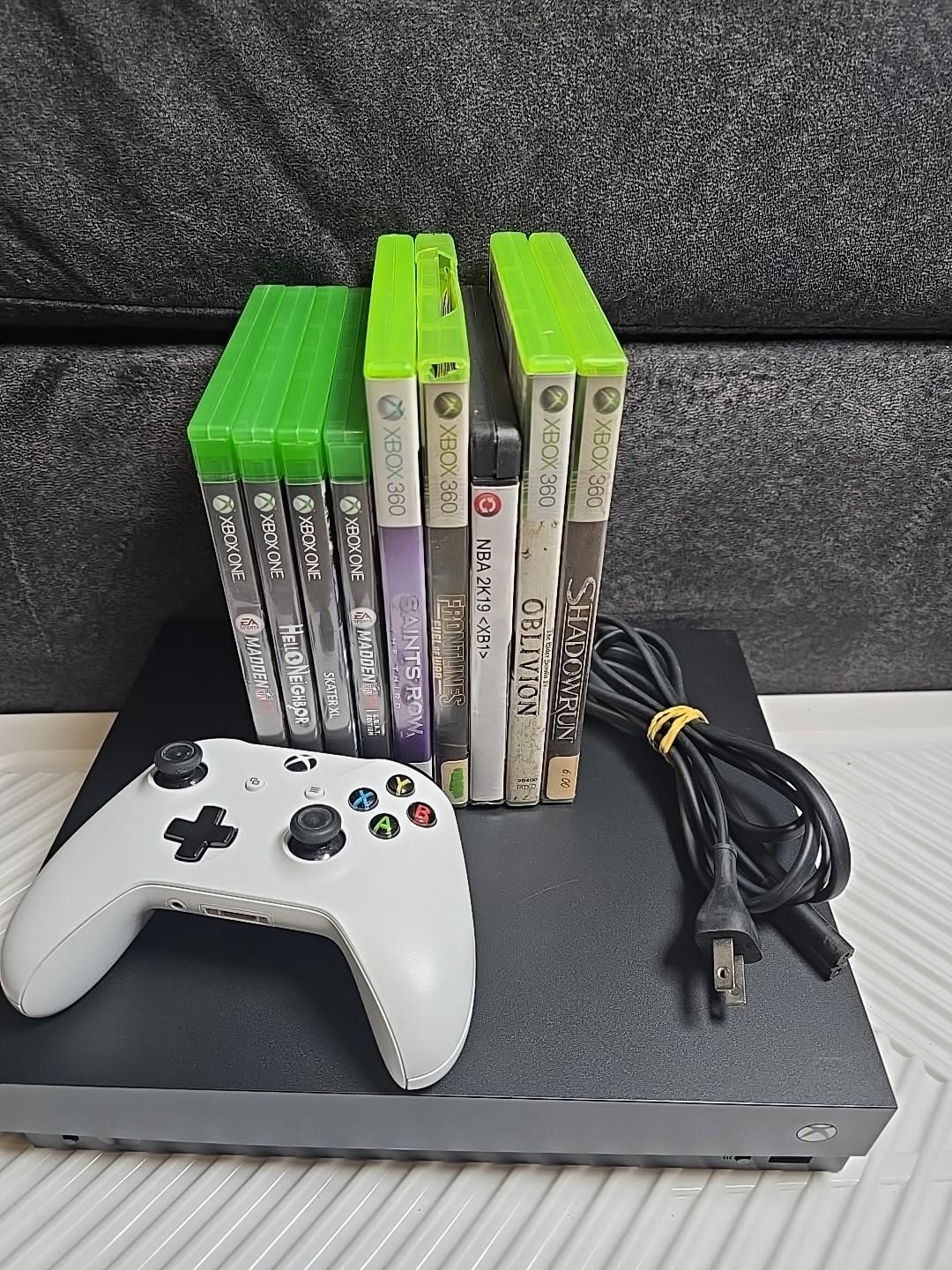 Microsoft Xbox One X 1TB Console Model 1787 Bundle + 1 Controller 9 Games