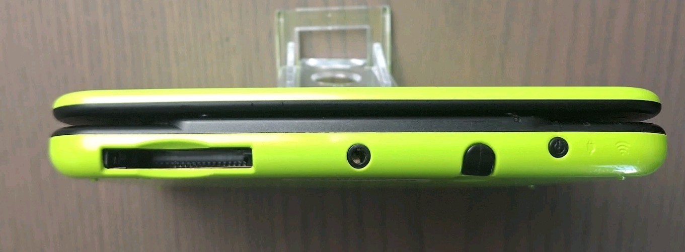 New Nintendo 3DS XL Lime Black | Charger + 32GB SD Card | Region Free