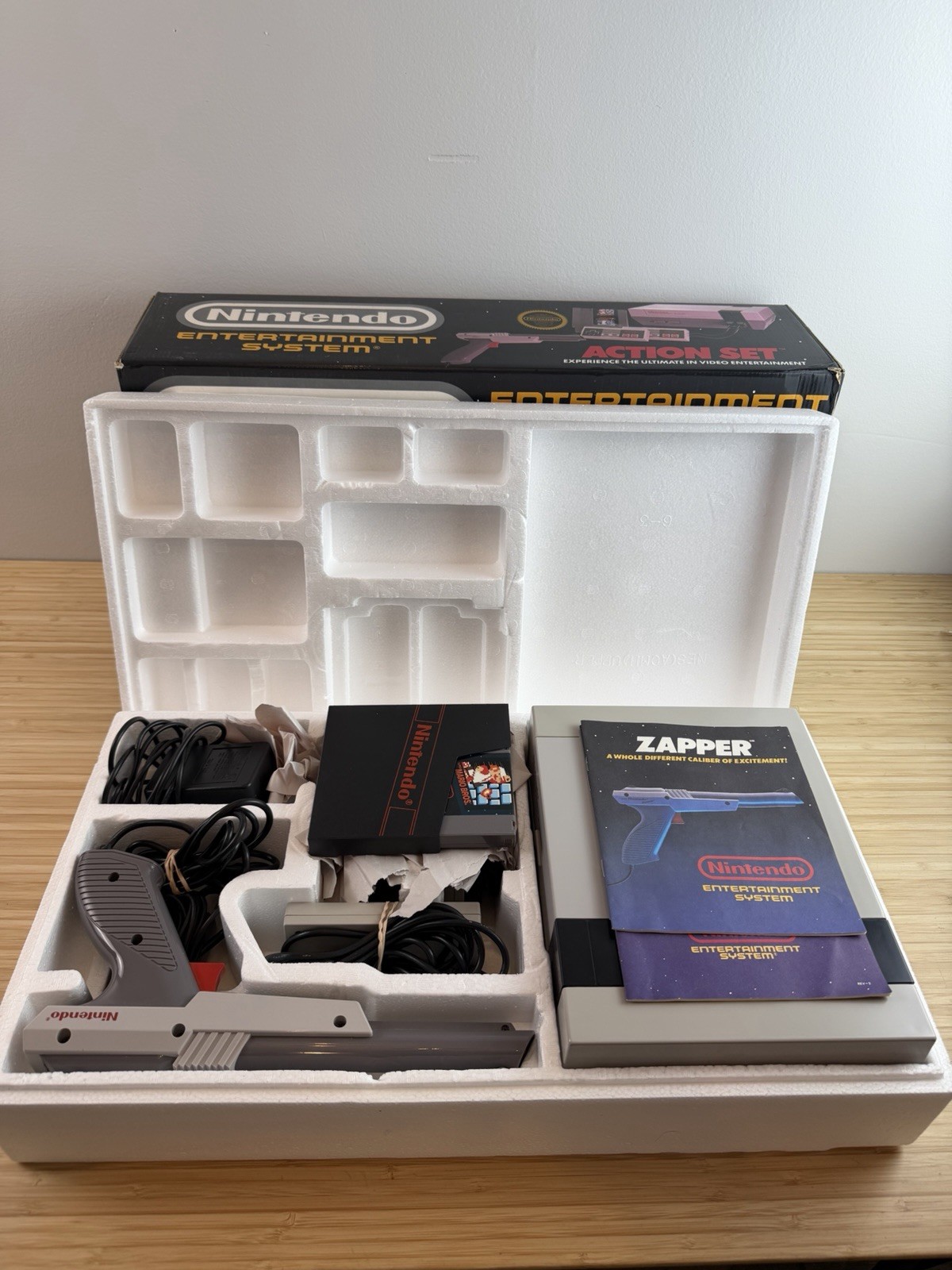 Nintendo Entertainment System Action Set Great Condition CIB