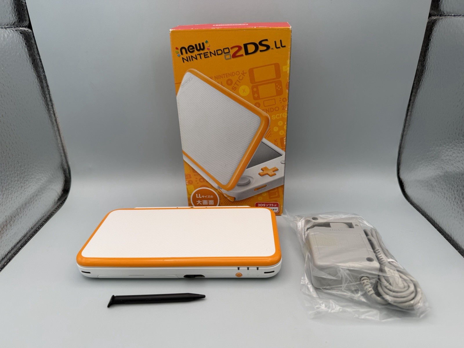 Nintendo “New” 2DS XL LL Console White & Orange w/ original box (USA Seller)