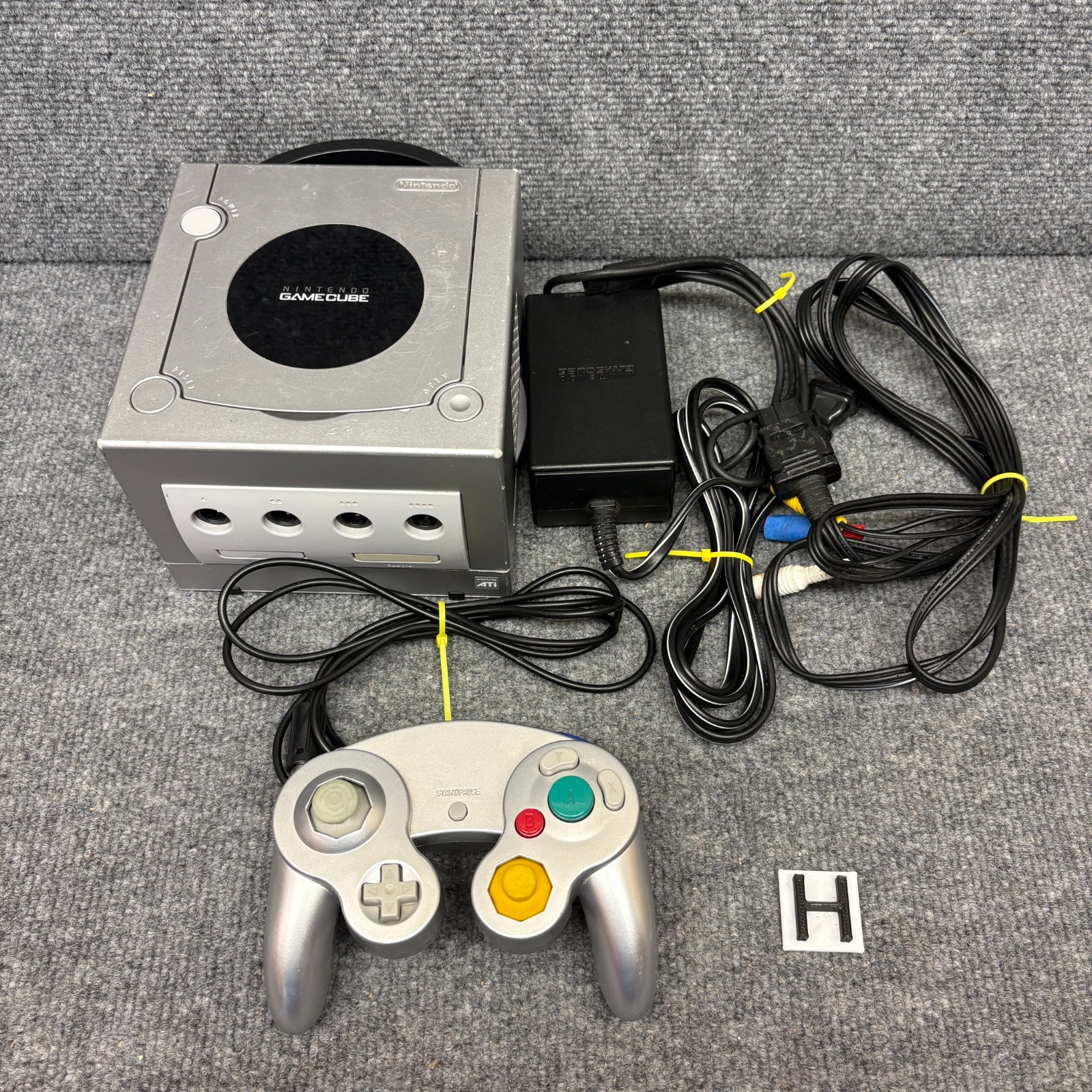 Nintendo GameCube DOL-001 Platinum System Console w/ Controller & Cords Tested