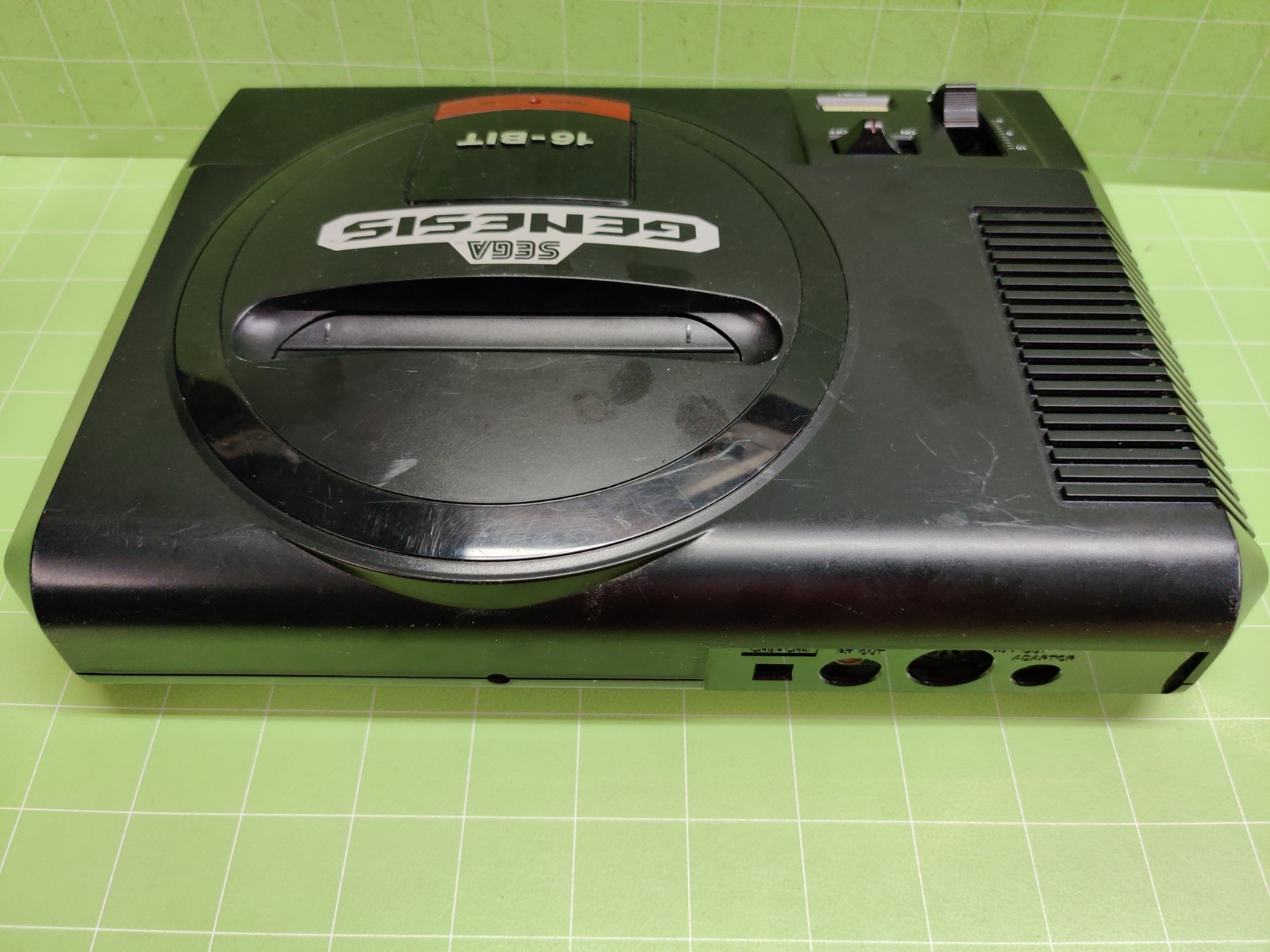 Sega Genesis Console 16-Bit -TESTED-WORKING-