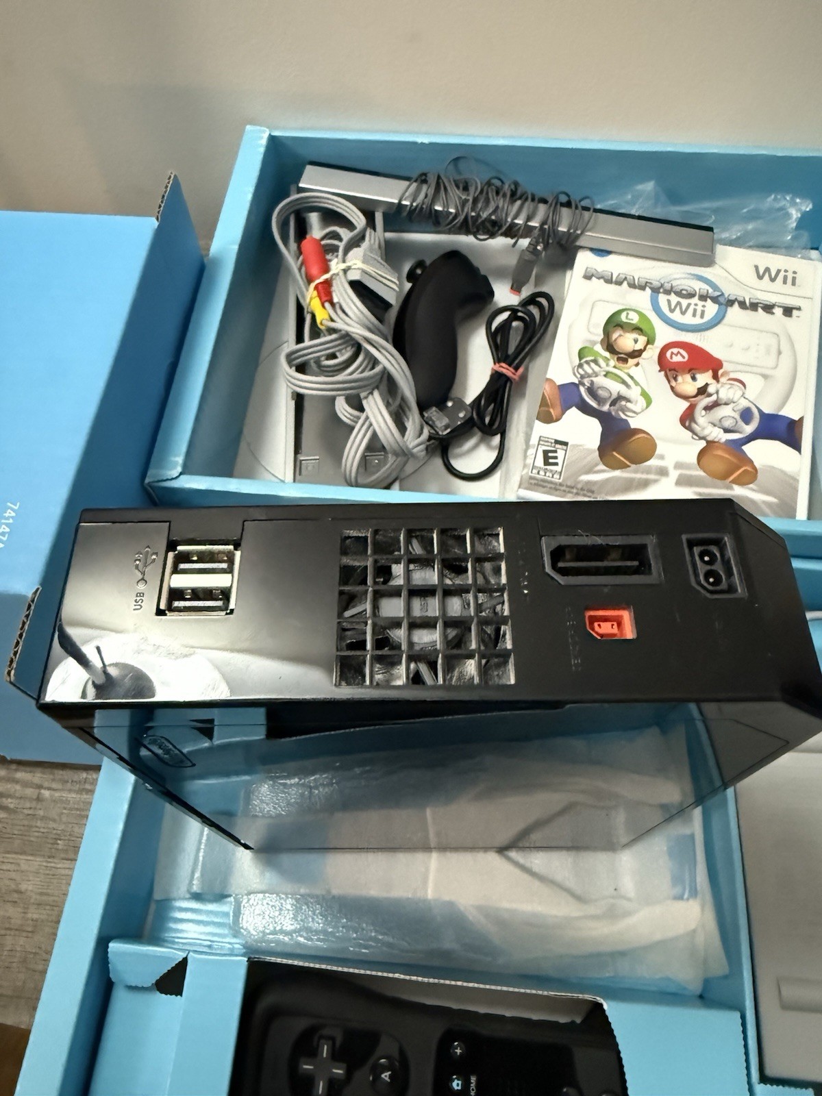 🔥Nintendo Wii Mario Kart Bundle| Tested & Working ! Complete In Box! See Pics🔥