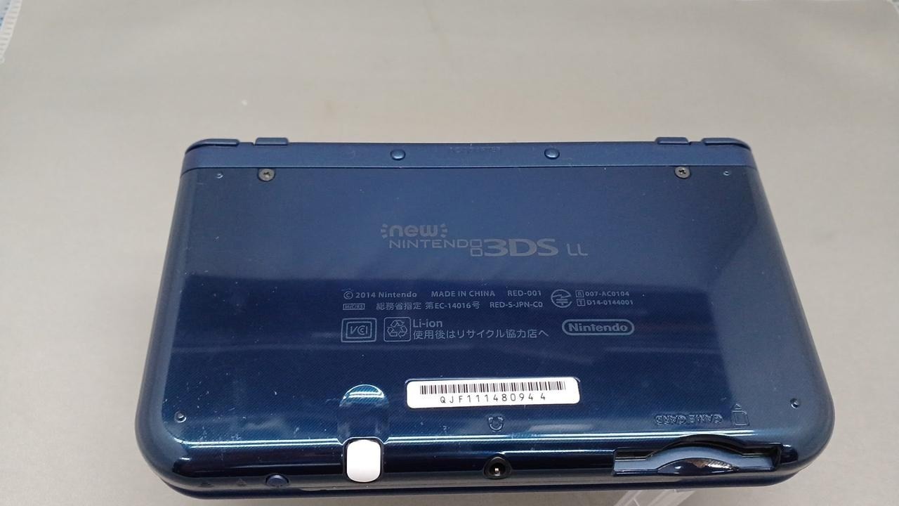 New Nintendo 3DS XL (LL) RED-001 Portable Game Console A3358