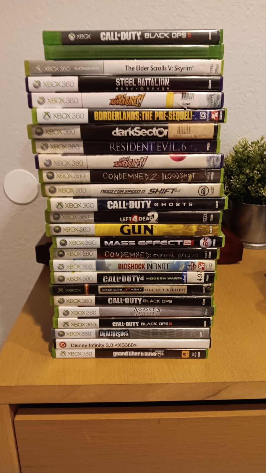 Microsoft Xbox 360 S 4GB Black Console