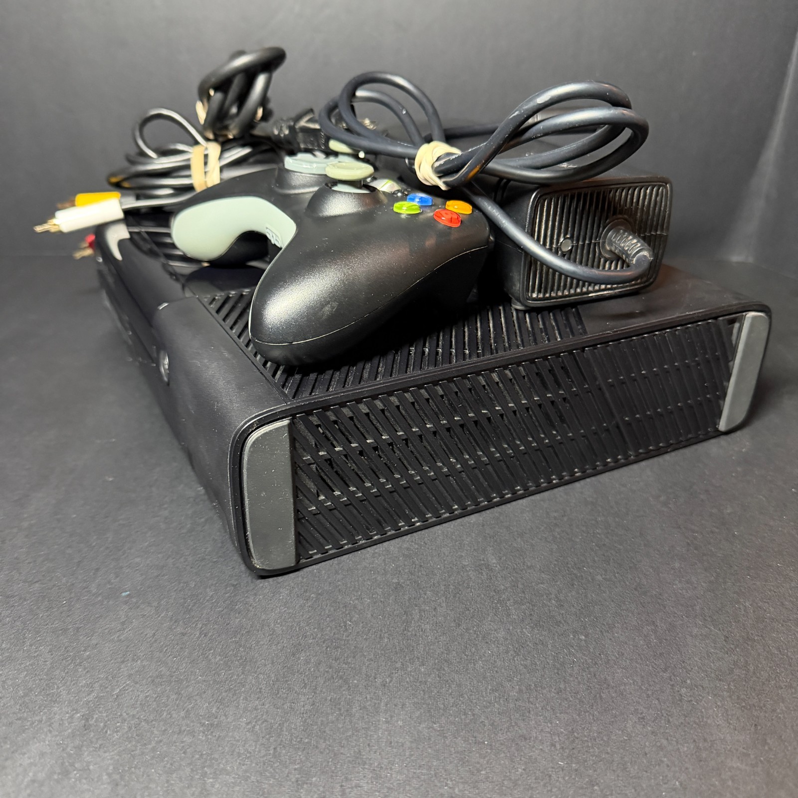 Microsoft Xbox 360 E Console Gaming System Glossy Black 1538 with 1 Controller