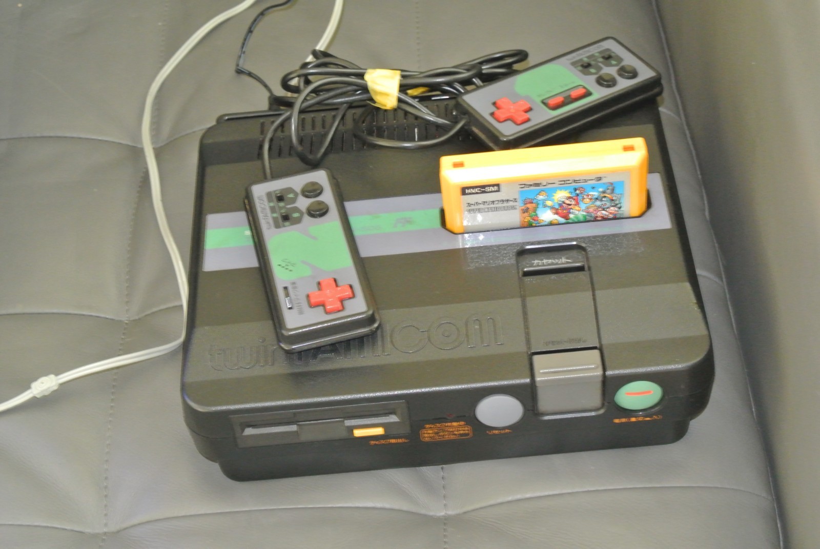 USA Sharp Twin Famicom Console Black Model AN-505-BK Famicom with Games Working!