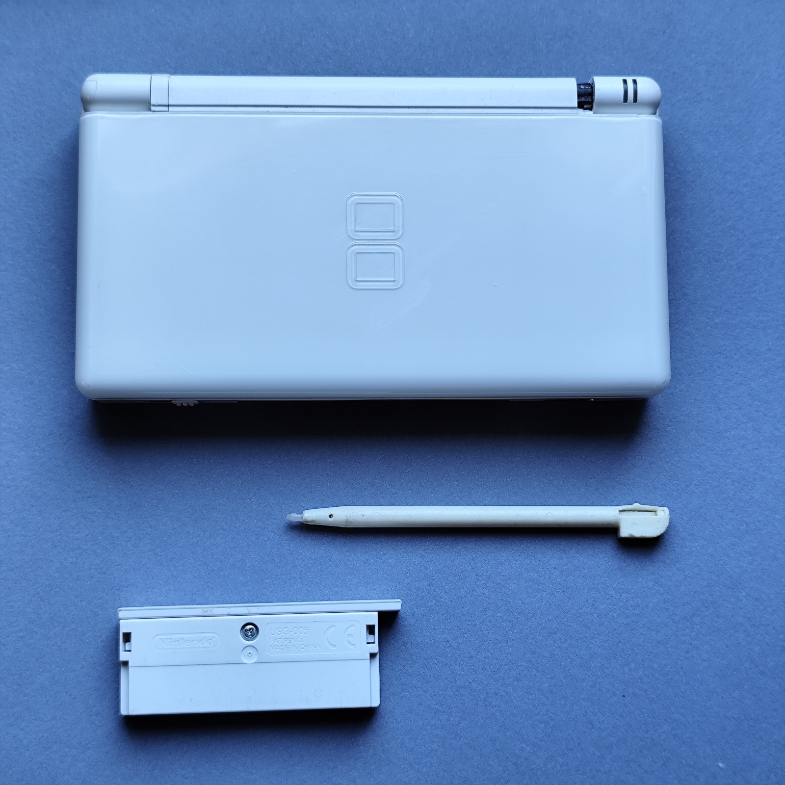 Nintendo DS Lite White Complete – Good Condition – Fast Shipping