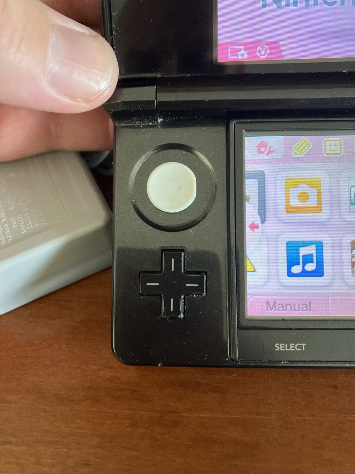 Nintendo 3DS Black CTR-001 Game System Console w/ Charger