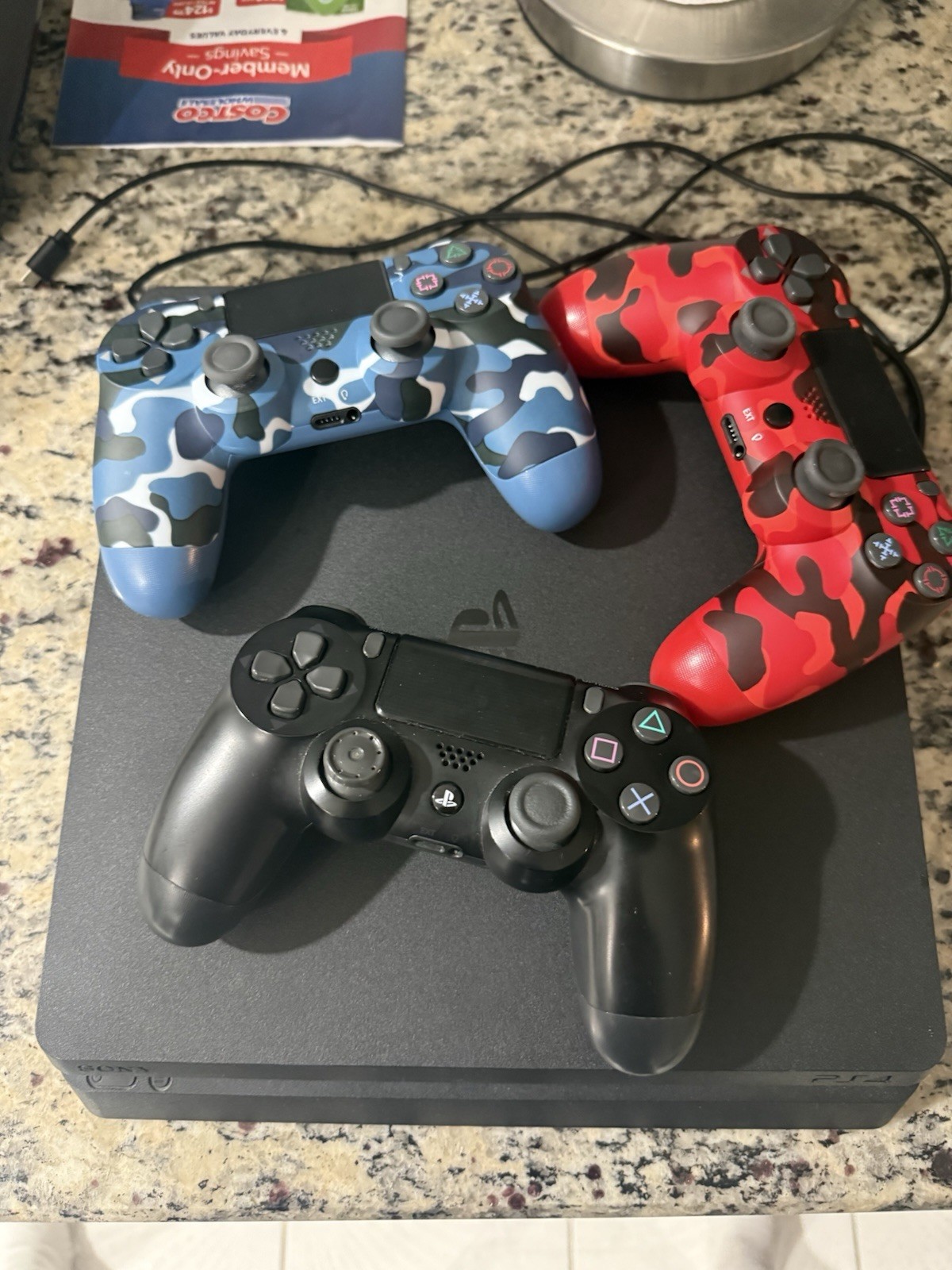 Sony PlayStation 4 Slim 1000gb Black Console 1080 w/ 3 Controllers and all wires