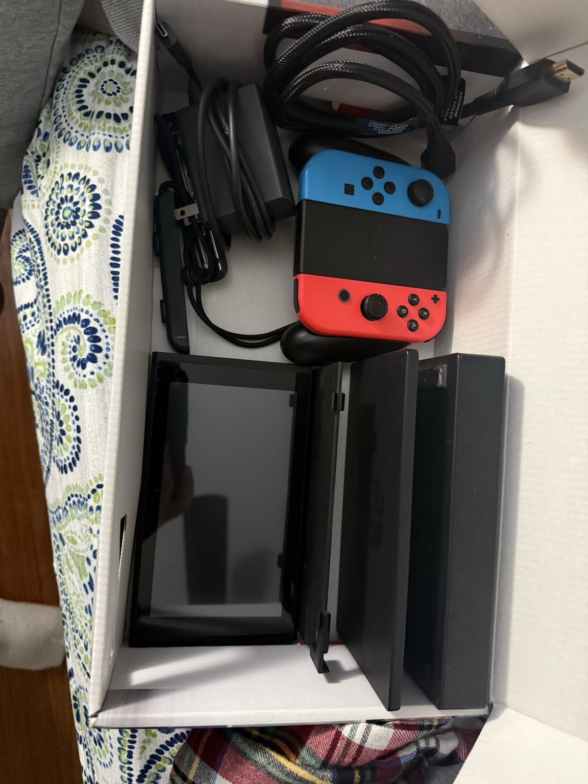 Nintendo Switch Console Neon Red/Blue Joy-Con, Dock, Cables, Wi-Fi, Original Box