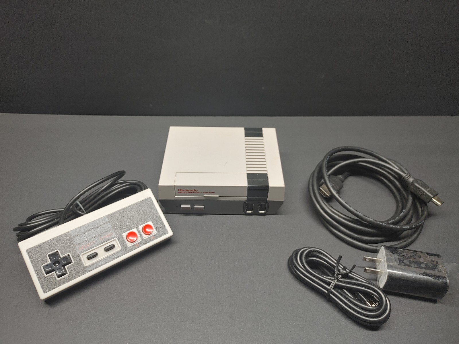 Authentic Nintendo Classic Edition NES Mini Game Console USA With Hardshell Case