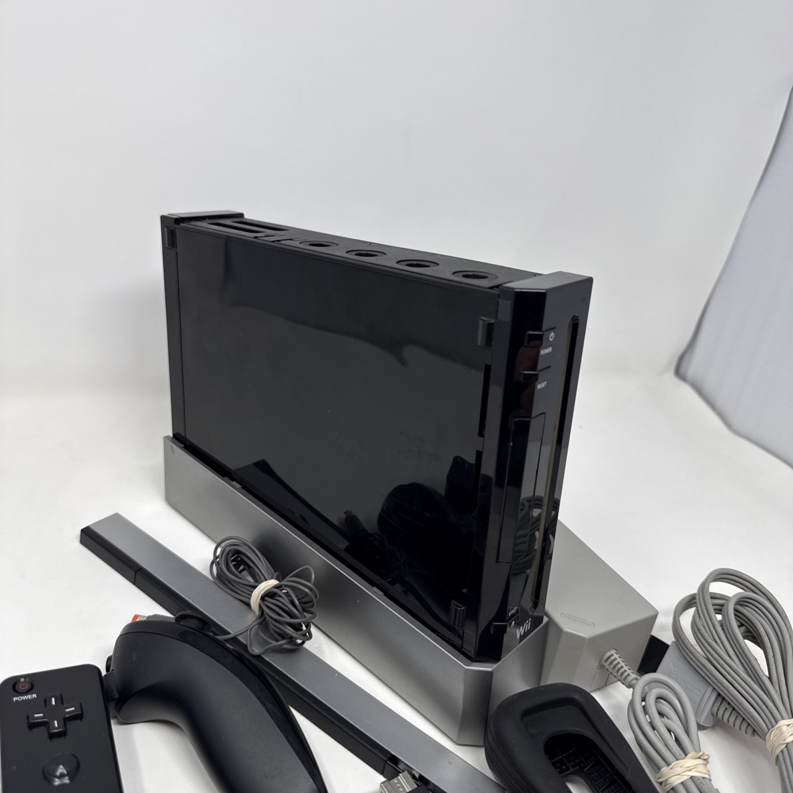 Nintendo Wii Black Console Bundle (RVL-001 – Backwards Compatible with GameCube)