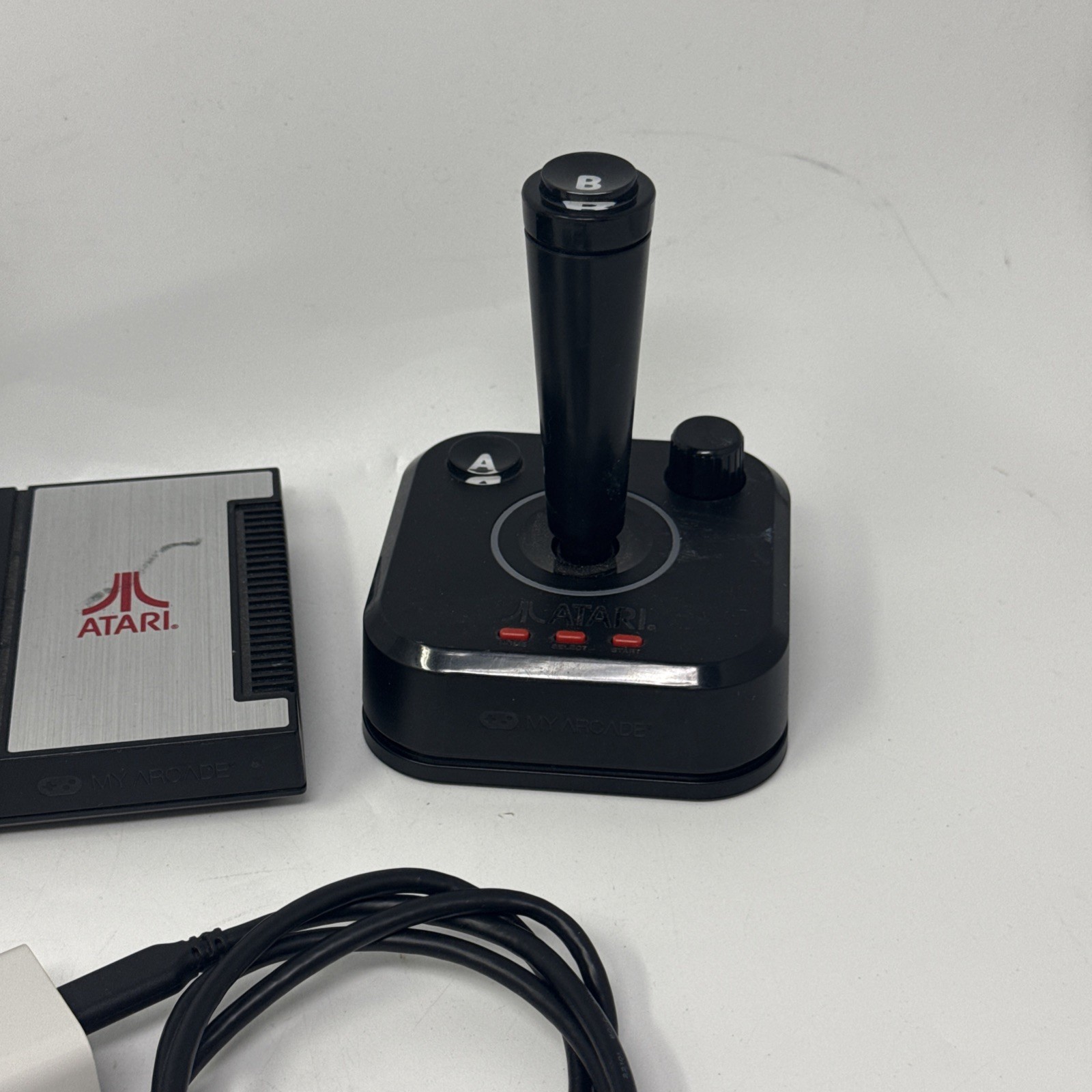 Atari Gamestation Pro Plug & Play Console 2 Joysticks HDMI Tested New Batteries