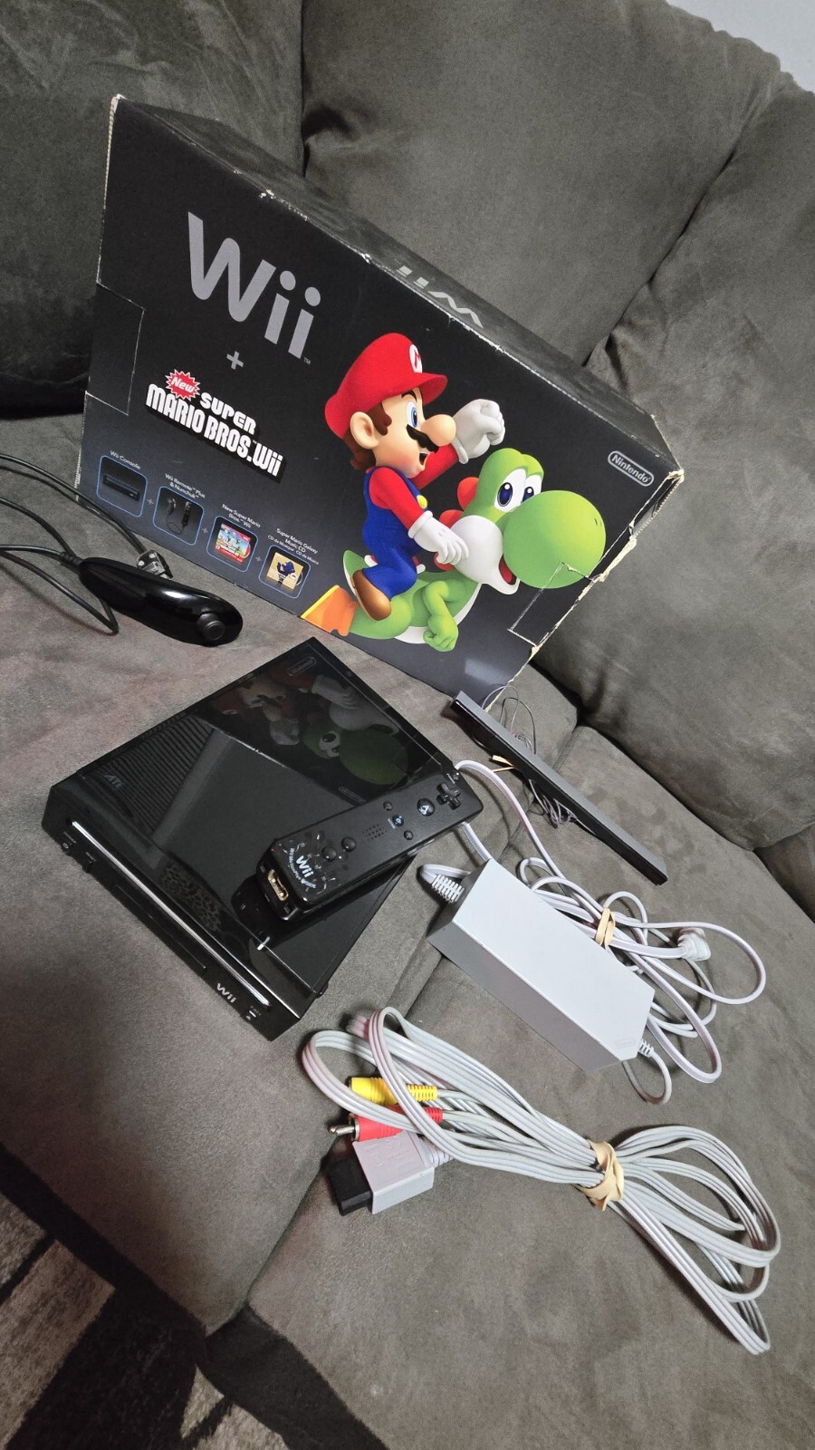 Nintendo Wii Holiday Bundle Black Console (Family Edition) (No Game Included)