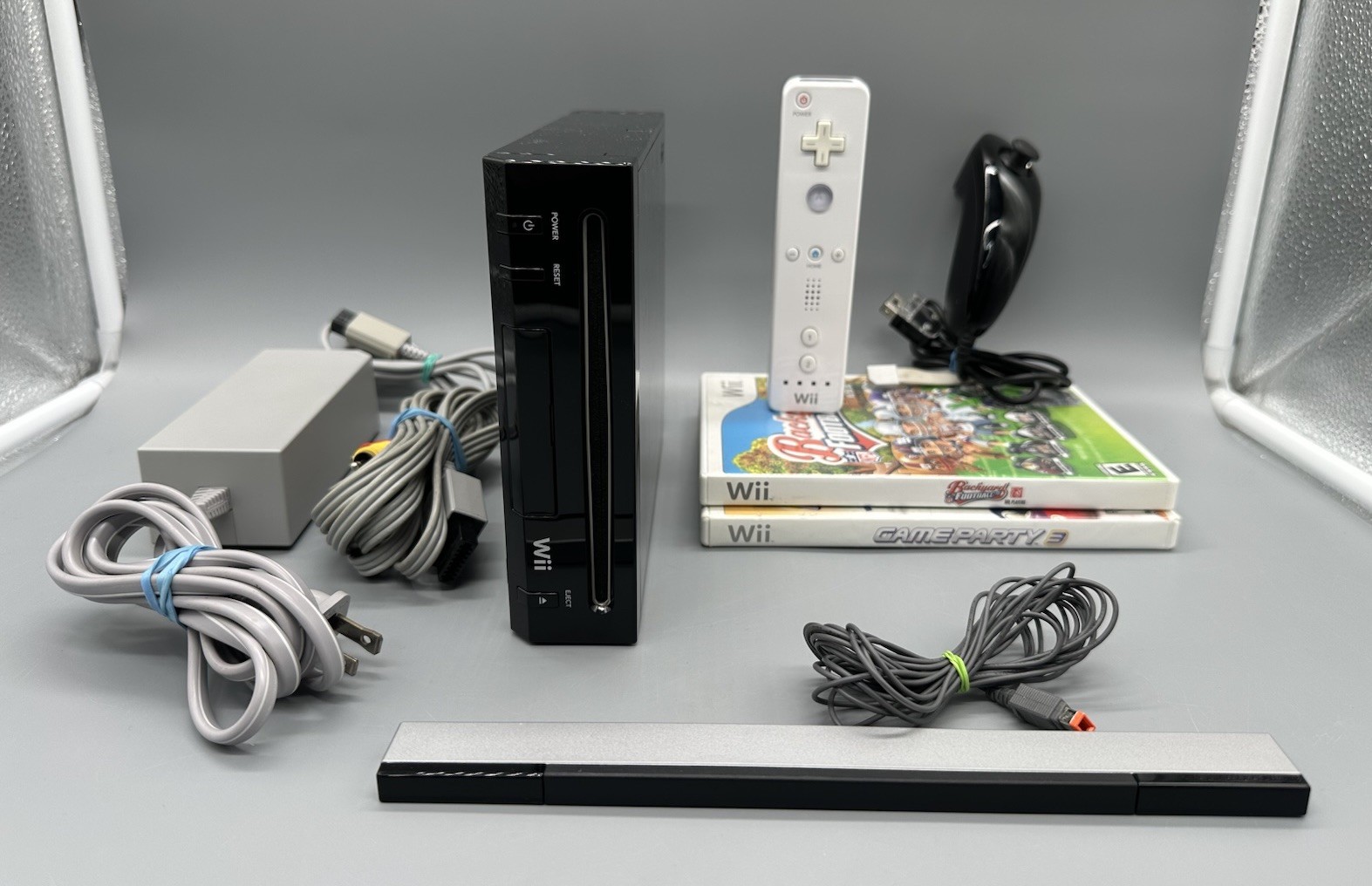 Nintendo Wii Console RVL-101 w/ Accessories & Controller Tested Working