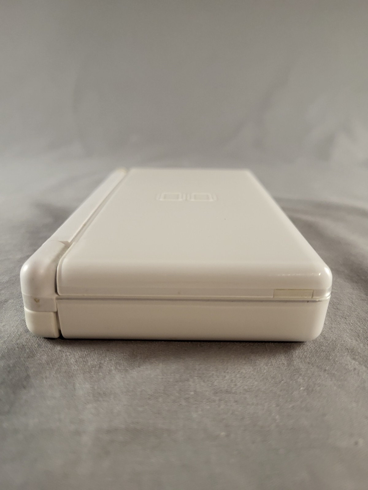 Nintendo DS Lite Handheld System – Polar White – USG-001 – Charger – Tested!