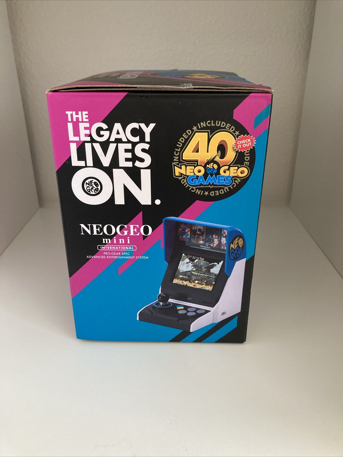 NeoGeo mini￼ (International version with 40 Games) Brand New
