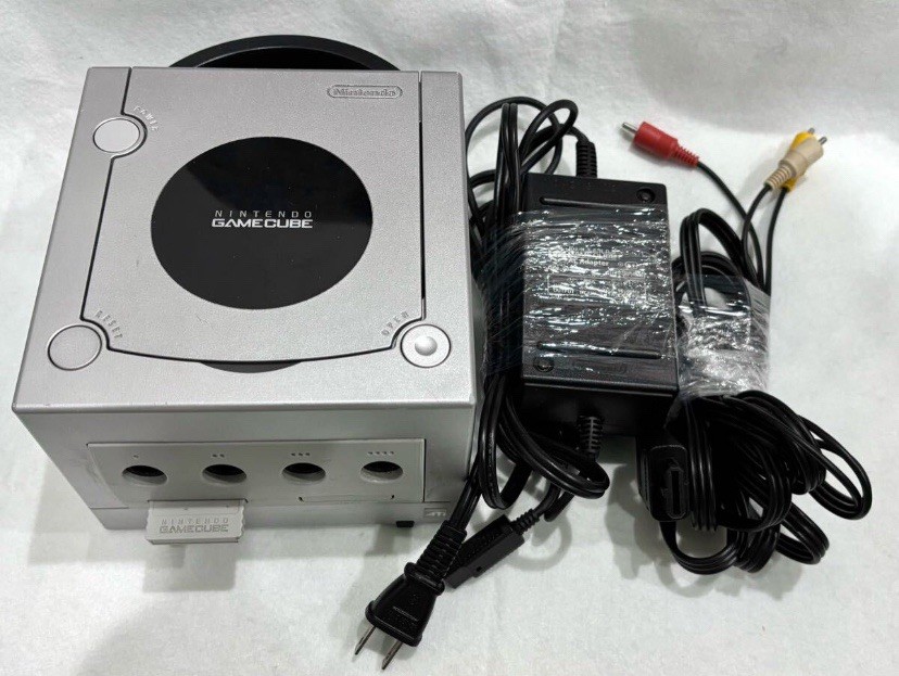 Nintendo GAMECUBE Console & Controller Silver Japan Import DOL-101(JPN) Complete