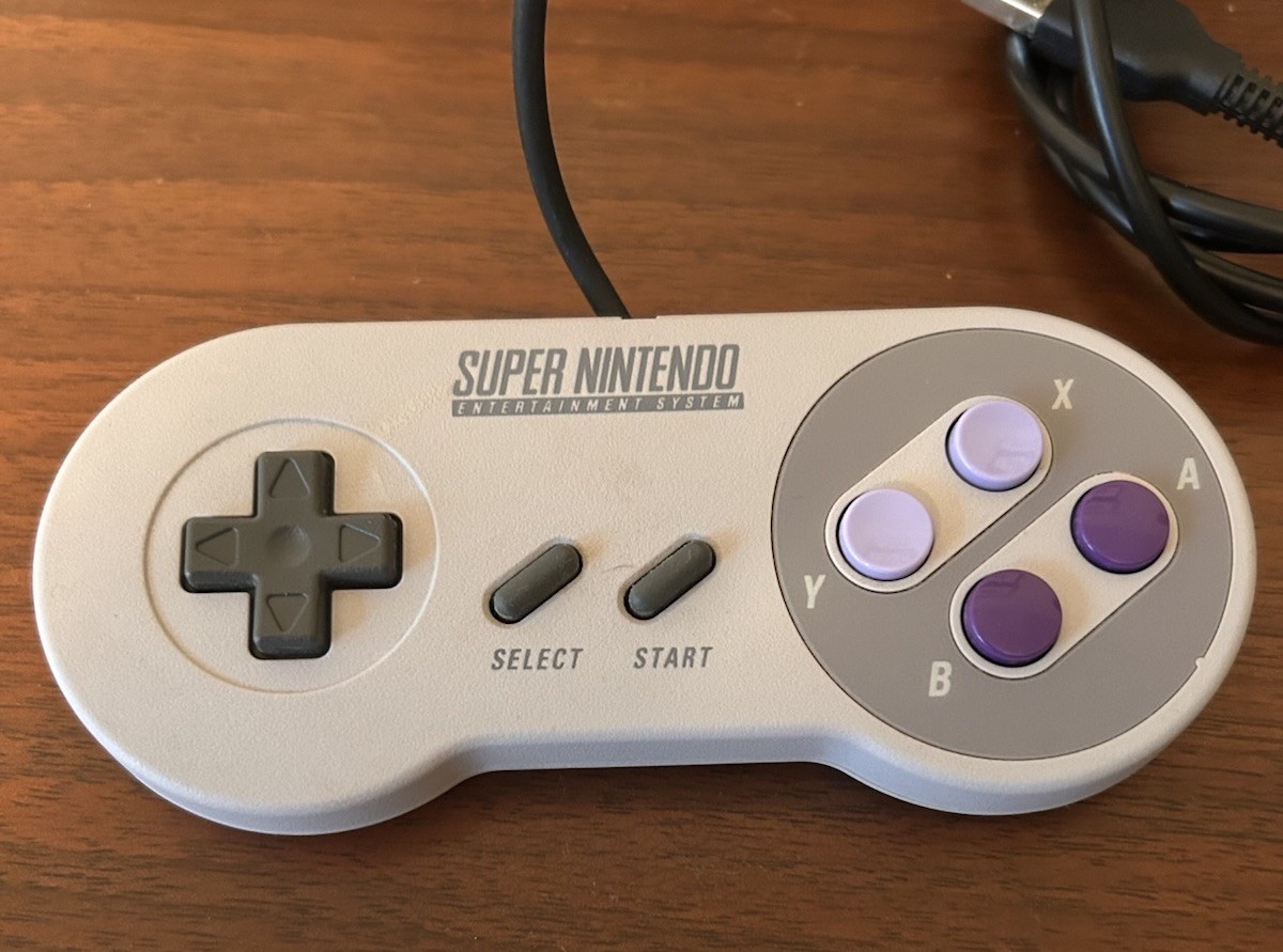 Nintendo SNES Classic Edition Mini Console CIB w/ 2 Controllers & HDMI Cable