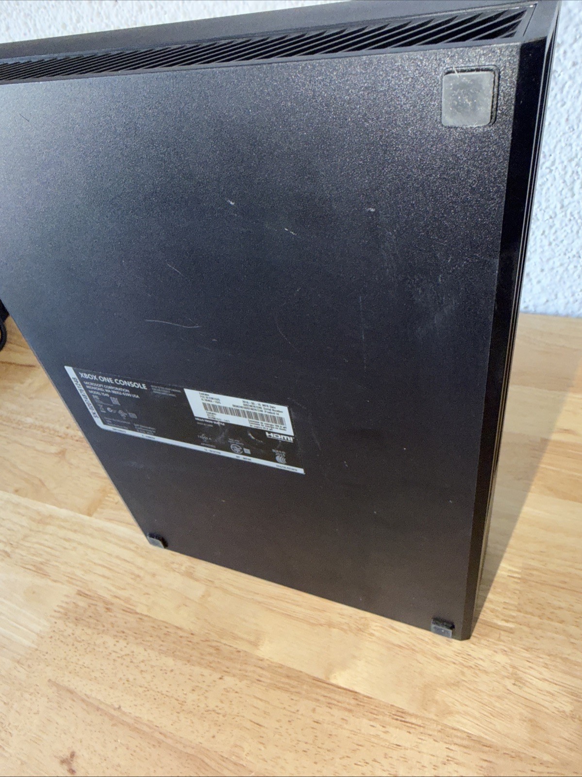 Microsoft Xbox One 500GB Console- Black – model 1540 w controller READ