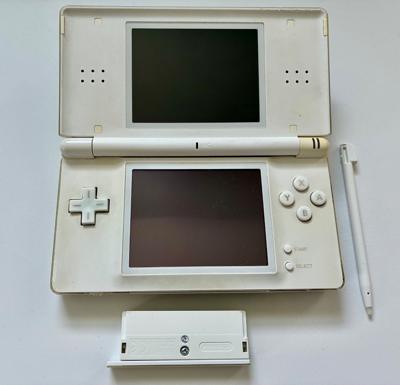 Nintendo DS Lite Handheld Console – White – Tested, Works – Cracks/Discoloration