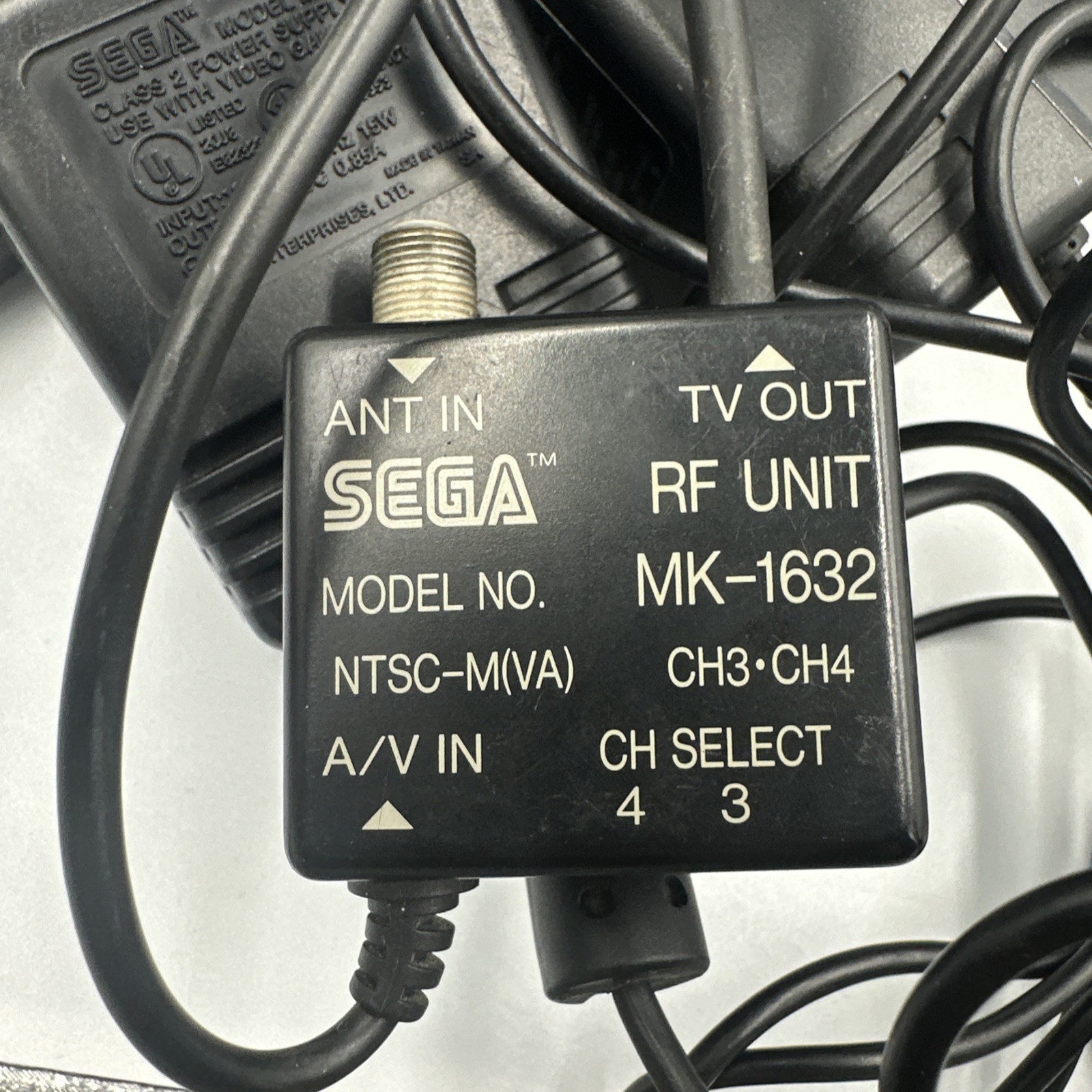 Sega CD Model 2 + Genesis Model 2 console (Please read description)