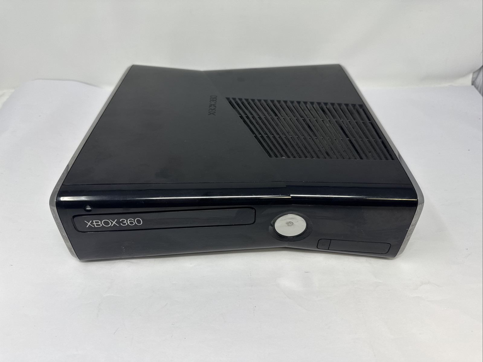 Microsoft XBox 360 S System Model 1439 Kinect Cables Controller 8 Games TESTED