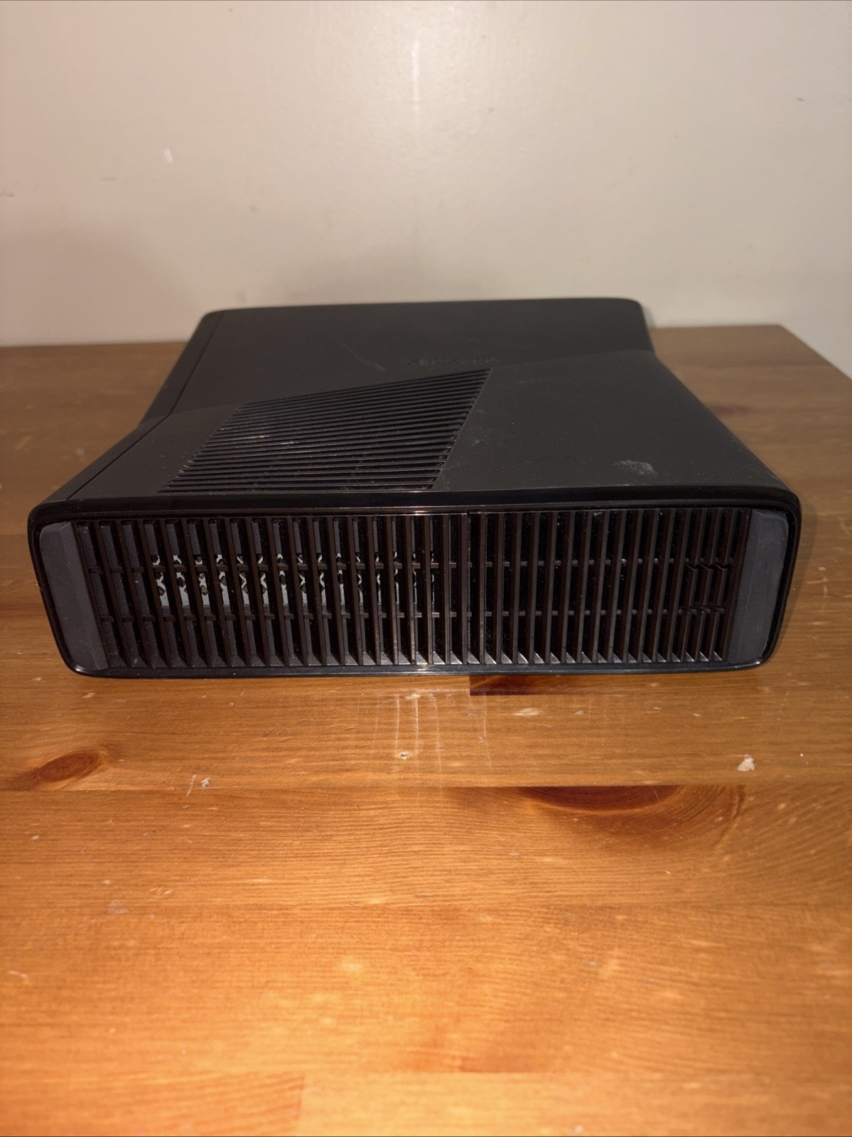 Microsoft Xbox 360 S 4GB Console only – Black (1439) – Tested/works