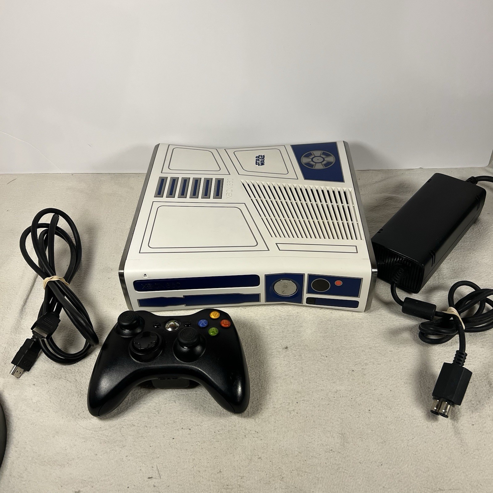 Microsoft Xbox 360 320GB Star Wars Limited Edition R2D2 Bundle