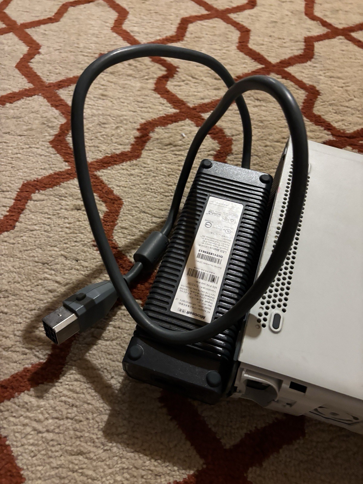 Microsoft XBOX 360 Console w/ Accessories FOR PARTS