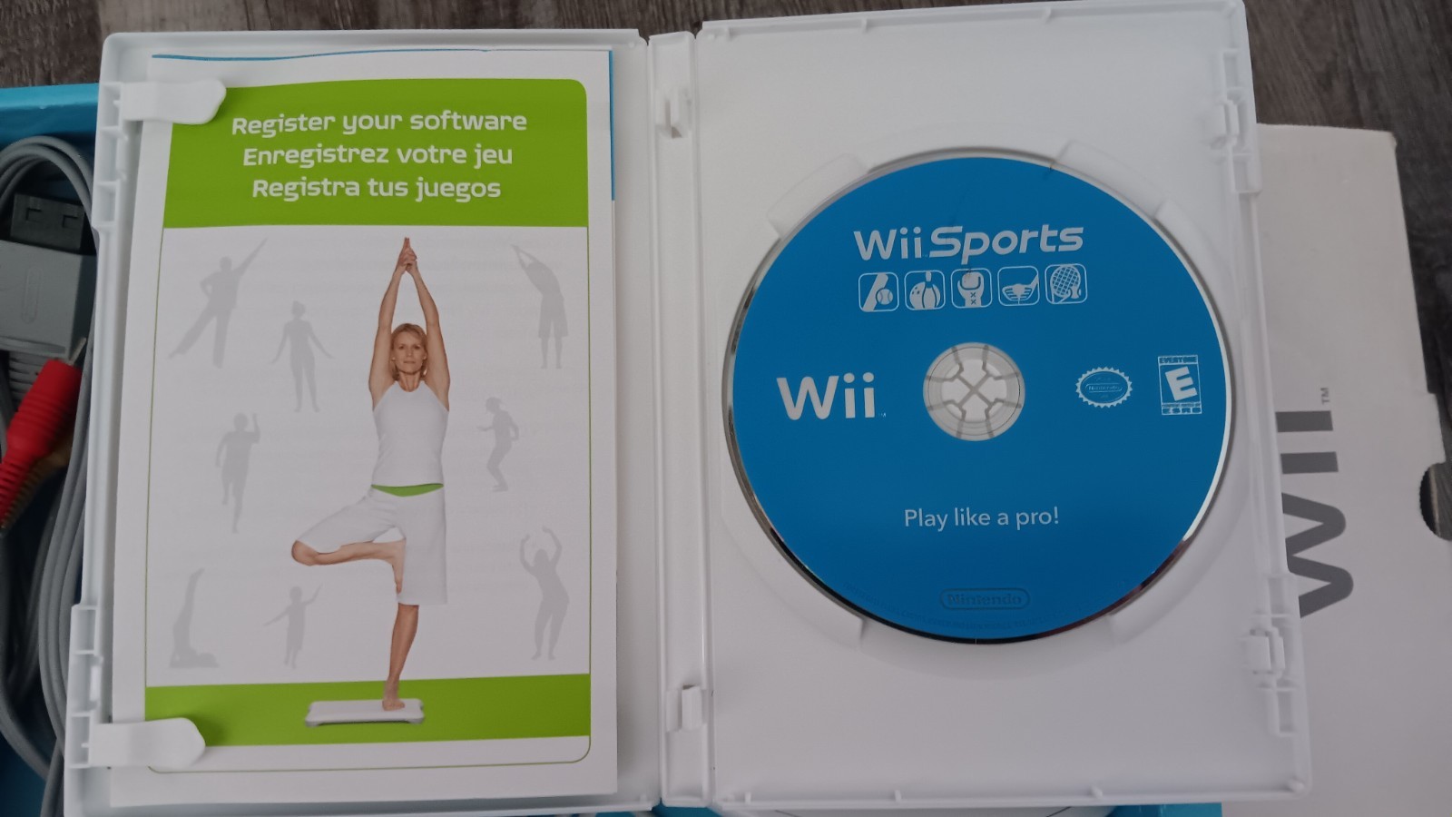 Nintendo Wii Console White Complete In Box CIB with Wii Sports Bundle – Tested
