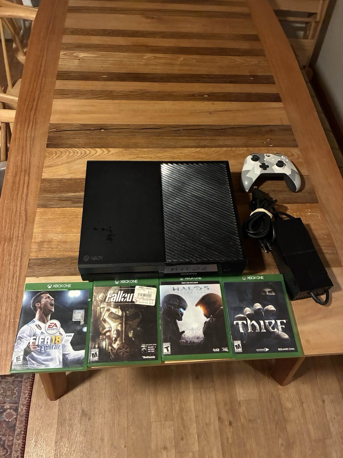 Microsoft Xbox One 1540 1TB Console System Bundle – Tested and Reset