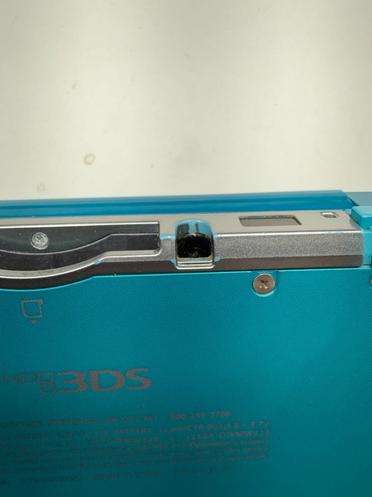 Nintendo 3DS Handheld System – Aqua Blue w/ Charger