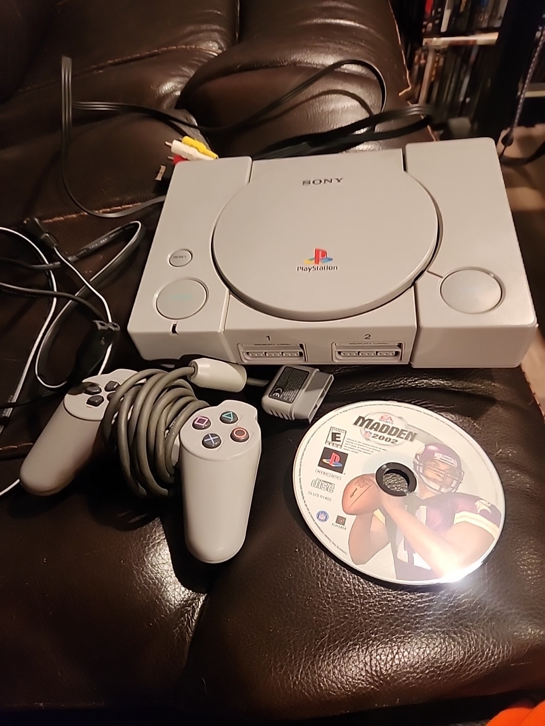 Sony PlayStation 1 PS1 Console SCPH-5501 with 1 Controller -Cables 1 Game